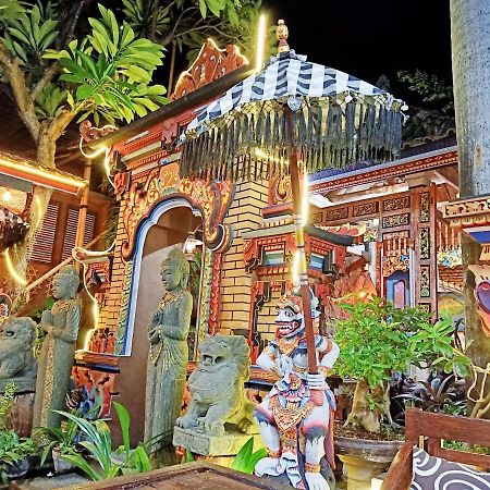 Binaria Museum Hotel Ловина Экстерьер фото