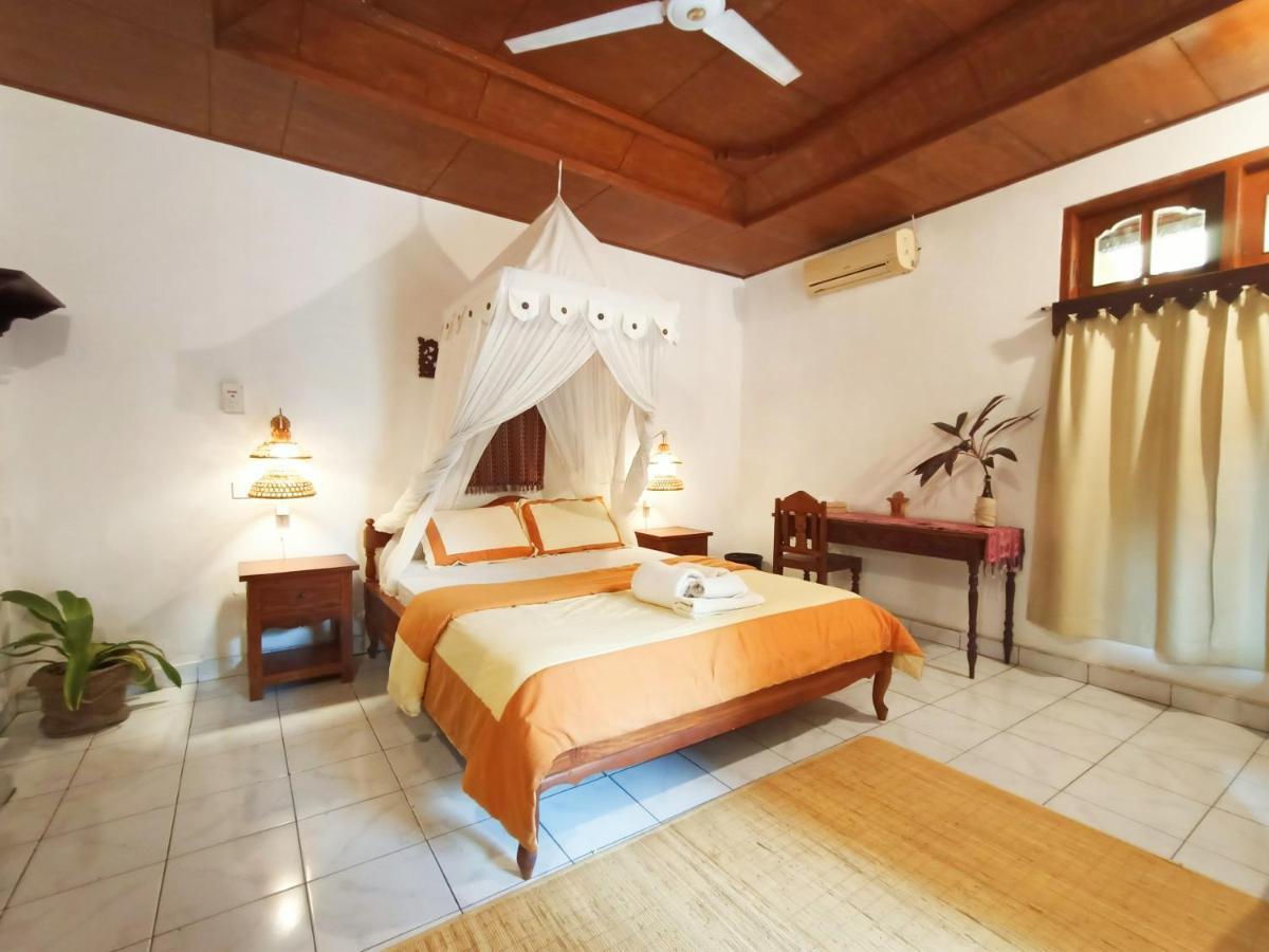 Binaria Museum Hotel Ловина Экстерьер фото