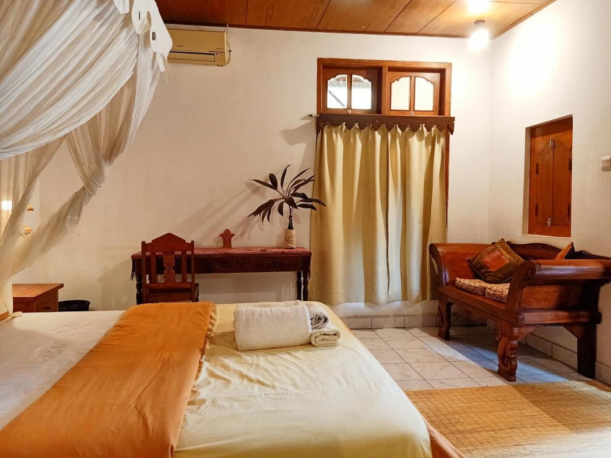 Binaria Museum Hotel Ловина Экстерьер фото