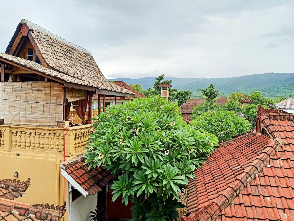 Binaria Museum Hotel Ловина Экстерьер фото