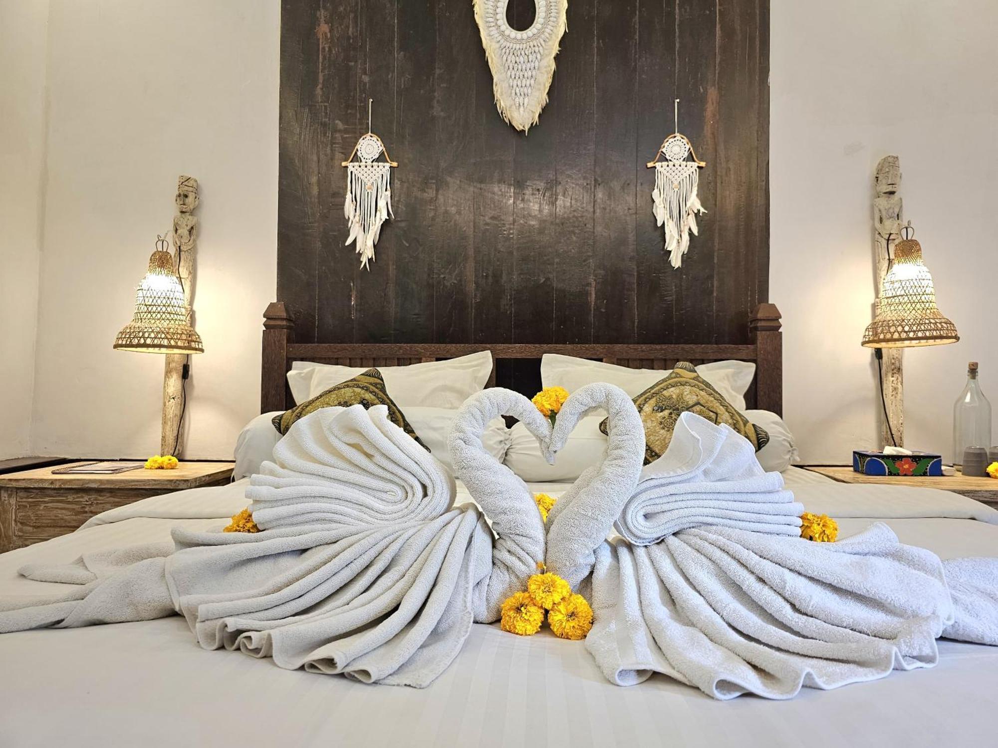 Binaria Museum Hotel Ловина Экстерьер фото