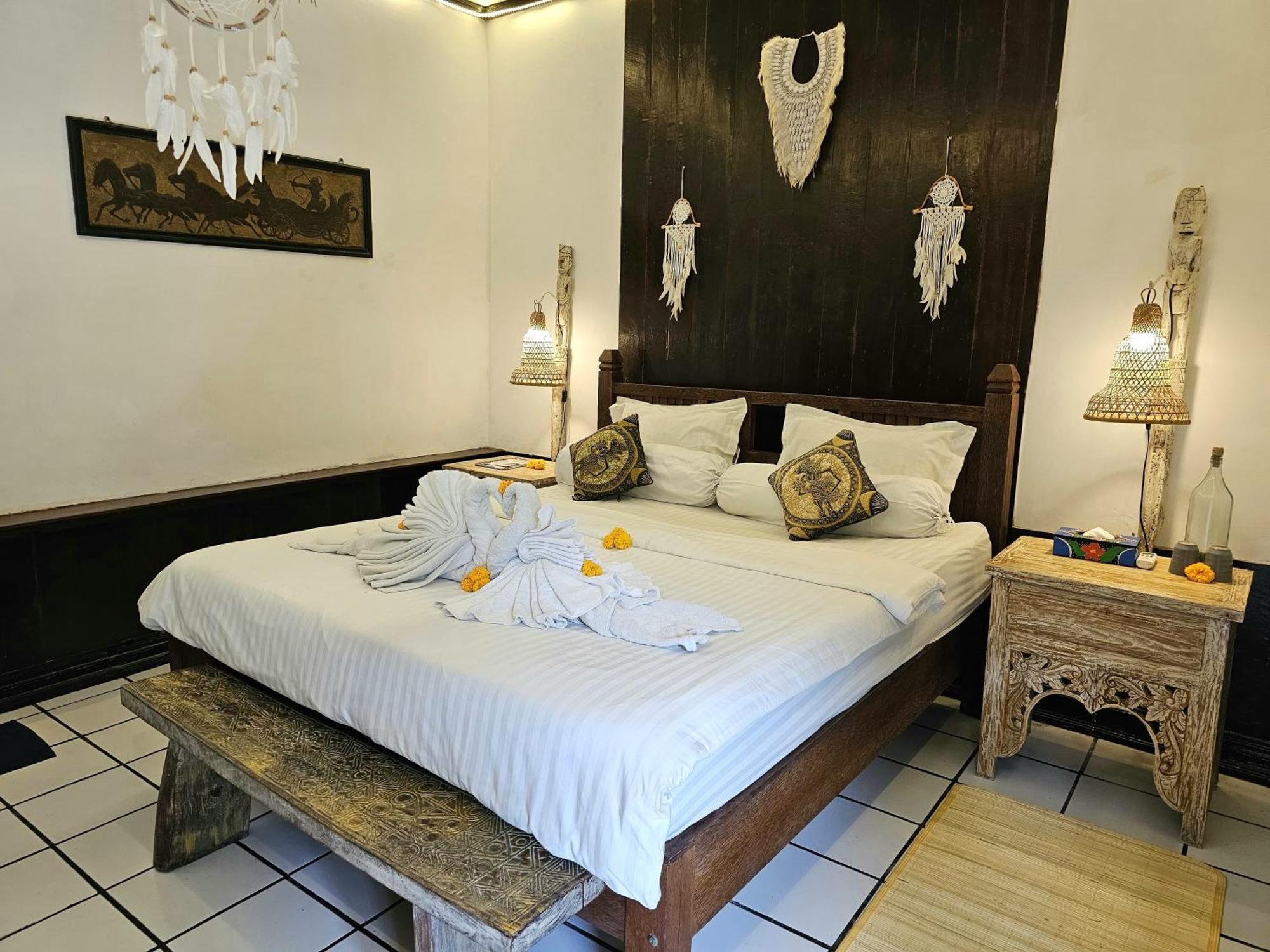 Binaria Museum Hotel Ловина Экстерьер фото