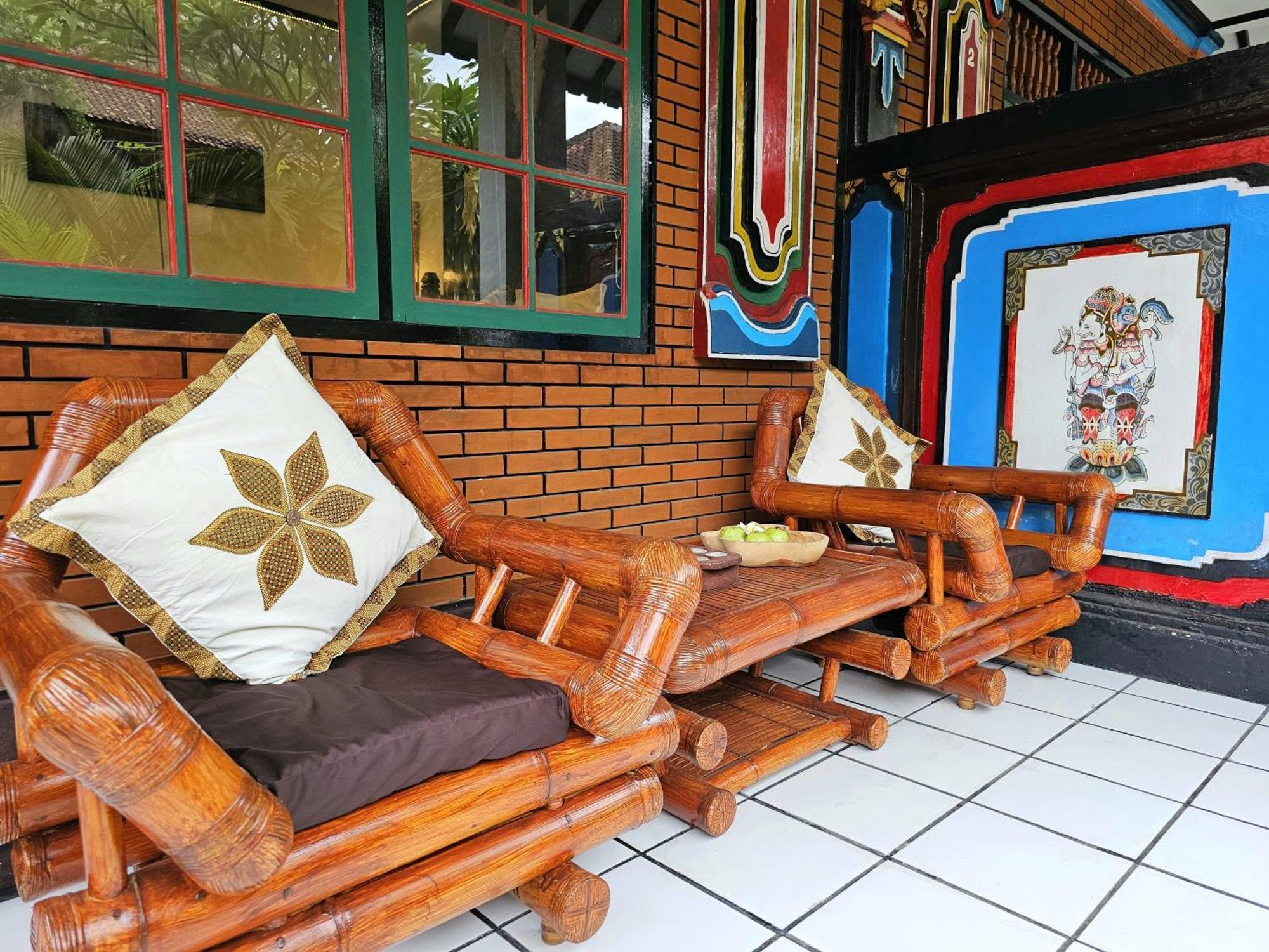 Binaria Museum Hotel Ловина Экстерьер фото