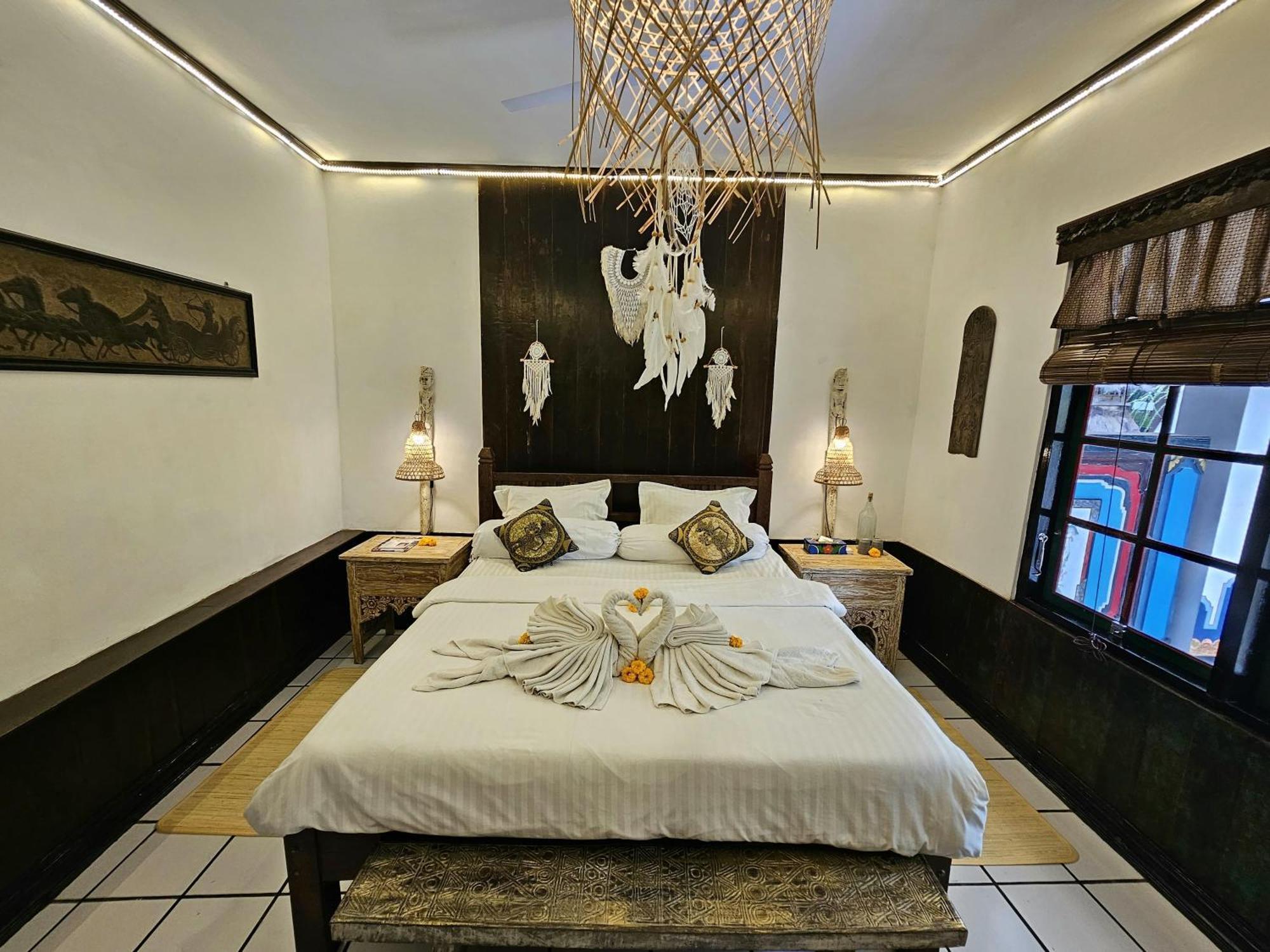 Binaria Museum Hotel Ловина Экстерьер фото