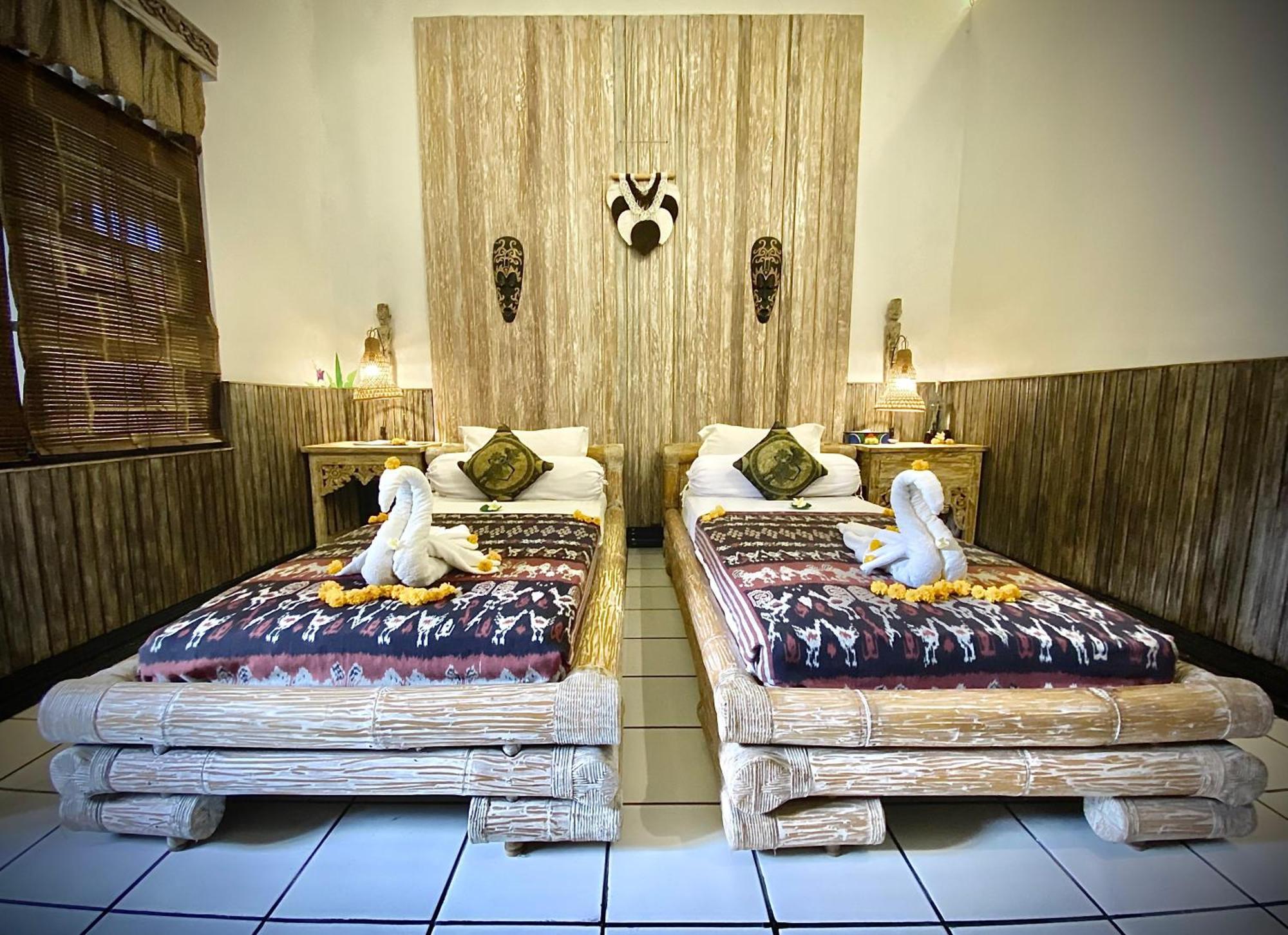 Binaria Museum Hotel Ловина Экстерьер фото