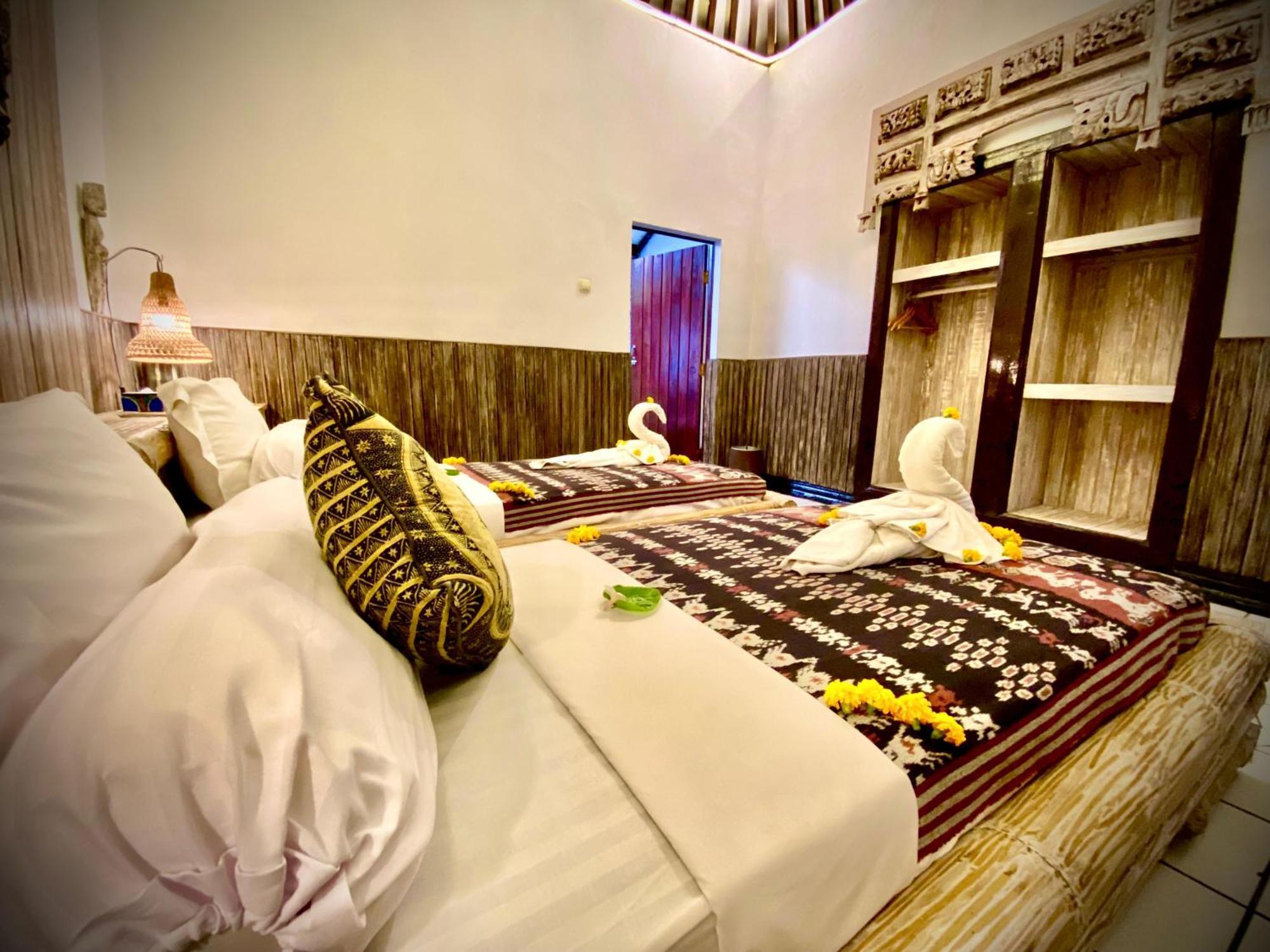 Binaria Museum Hotel Ловина Экстерьер фото