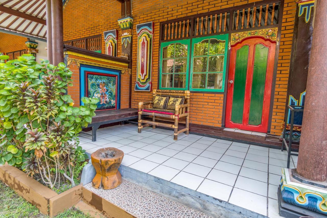 Binaria Museum Hotel Ловина Экстерьер фото