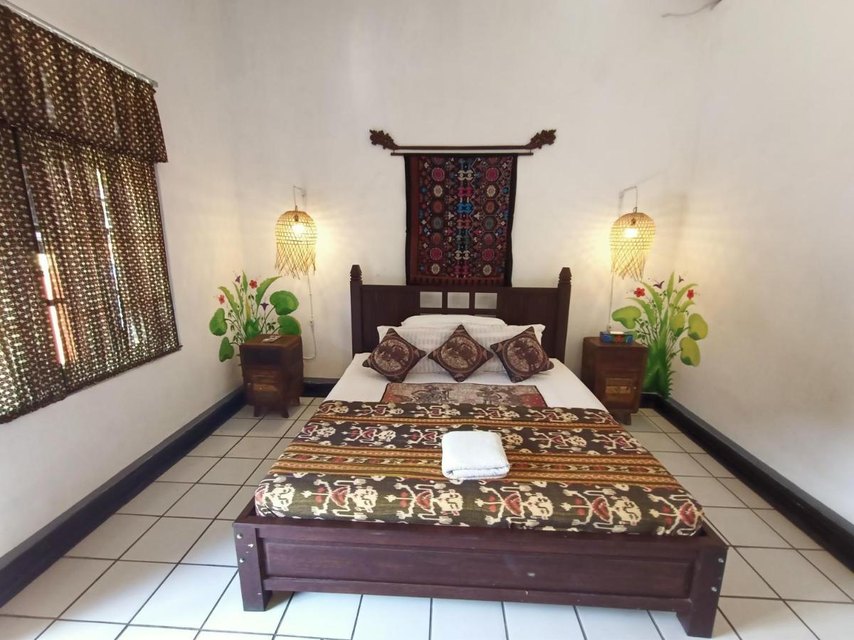 Binaria Museum Hotel Ловина Экстерьер фото